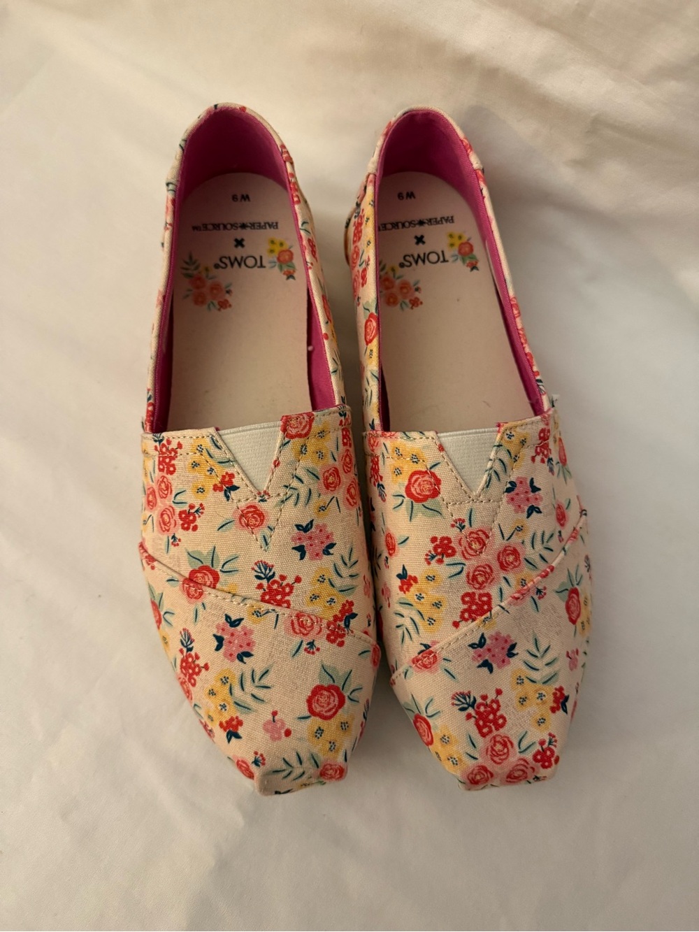 TOMS Women's Floral Canvas Slip-On Flats in Cream and Pink